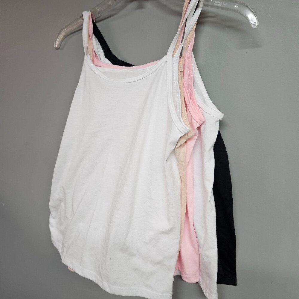 set of 5 tagless women's medium Fruit of the Loom tank tops white black tan pink